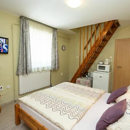 Cecey Apartament Eger