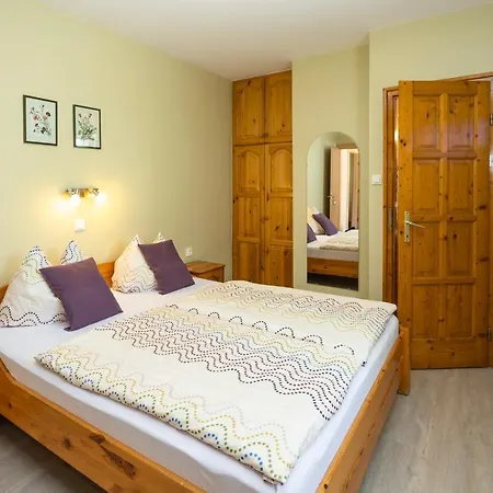 Cecey Apartament