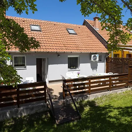 Apartament Cecey *