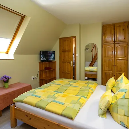 Cecey Apartament Eger